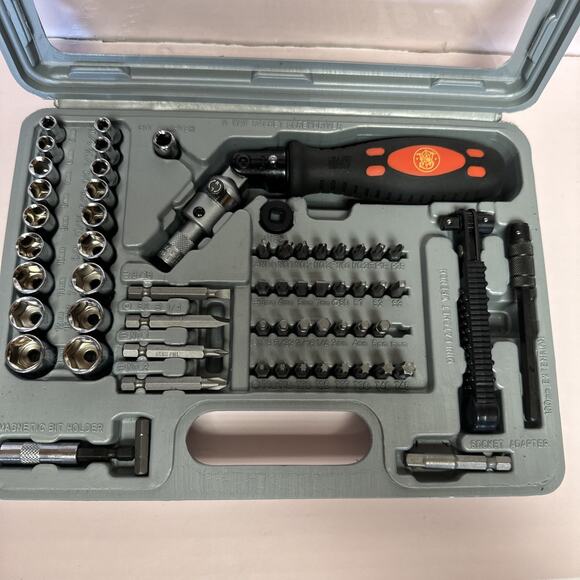 Smith and Wesson S&W 61 Piece Bit & Socket Set. Knives SW1014 Discontinued - Picture 2 of 11